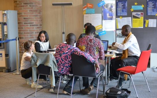Durch die Unterstützung des Goethe-Instituts konnten Teilnehmer*innen aus Indonesien, Brasilien, Südafrika, Tansania, Côte d'Ivoire und dem Senegal anreisen.